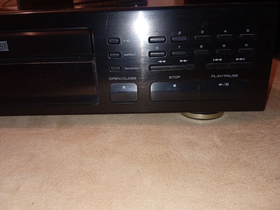 продаю CD проигрыватель Kenwood