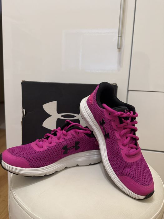 Беговые кроссовки