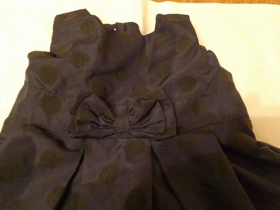 Sprzedam sukienkę rozmiar 68