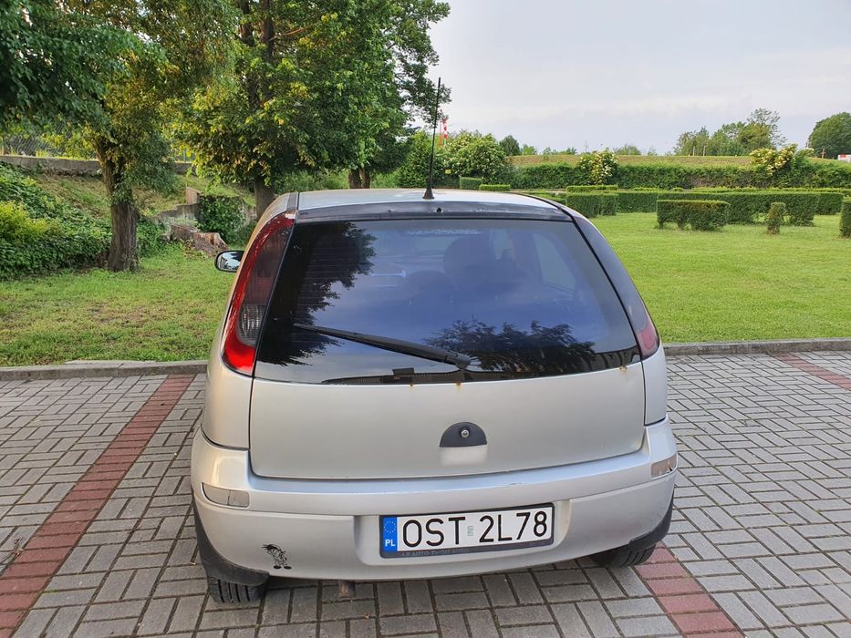 Opel corsa c     .