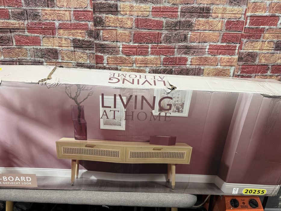 Очень красивый столик тумба новый