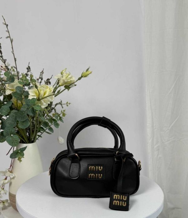 Чорна сумка міу міу