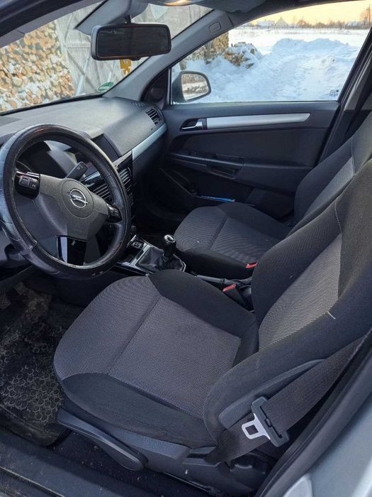 Opel Astra h 1.7 2011