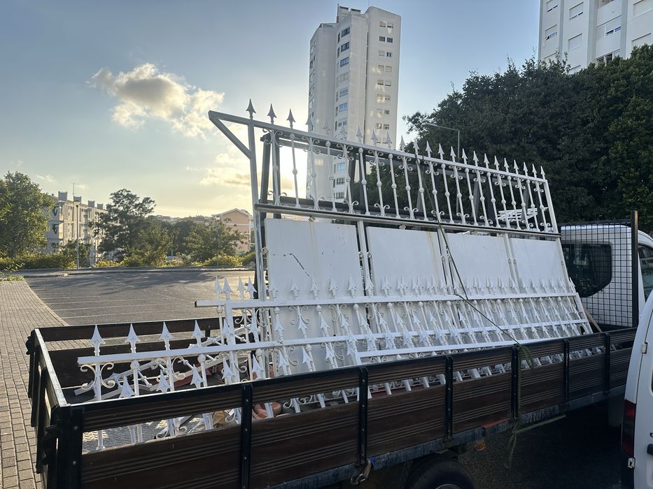 Vendo gradiamento e Portões usado