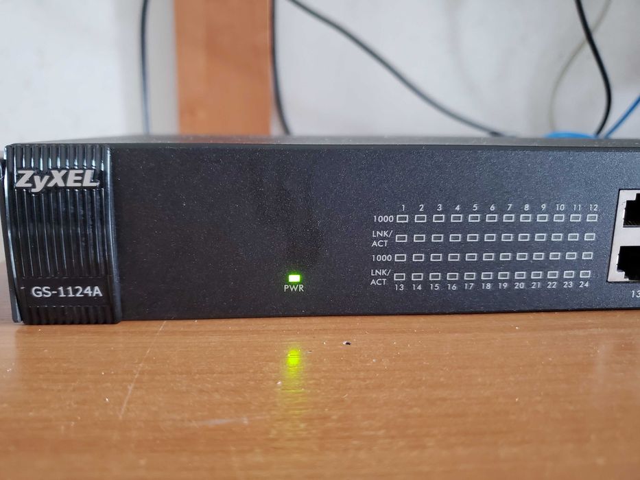 Гігабітний комутатор (світч) Zyxel GS-1124A на 24 порти