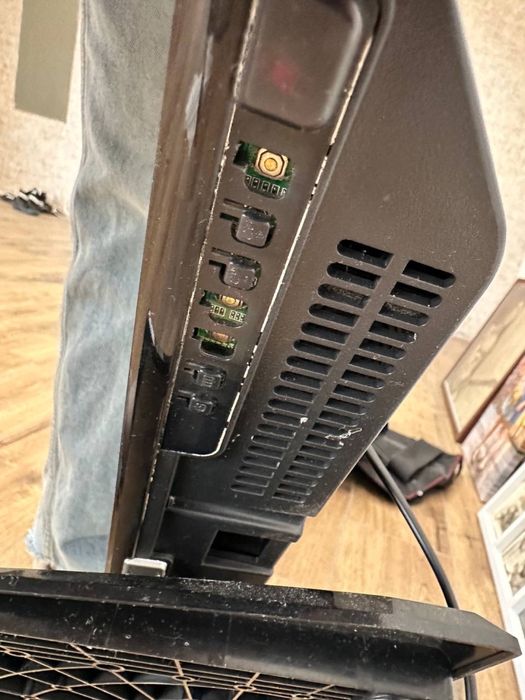 Монітор JVC (24 дюйми).