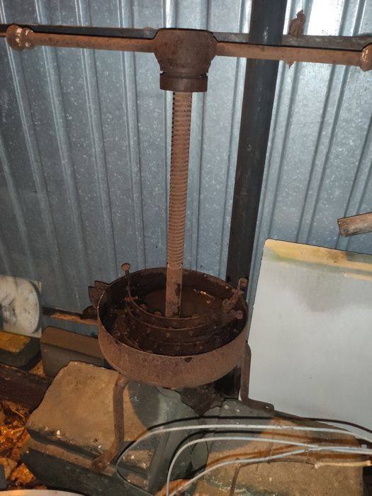 Пресс для вина, винограда, сока.