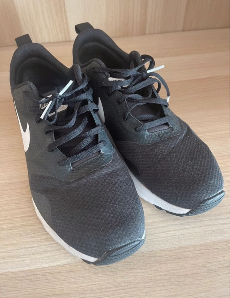 Nike tavas 43 hotsell