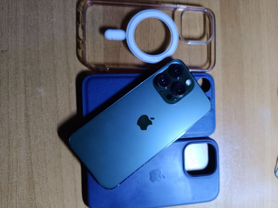 Обміняю  Iphone 13 pro 128+ Apple Watch 5 75%