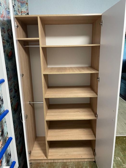 Шафа в дитячу (білий+дерево)