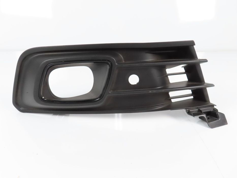 Grelha Farol Nevoeiro Renault Captur Ref: 61A24736R