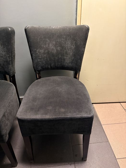 Krzesła tapicerowane
