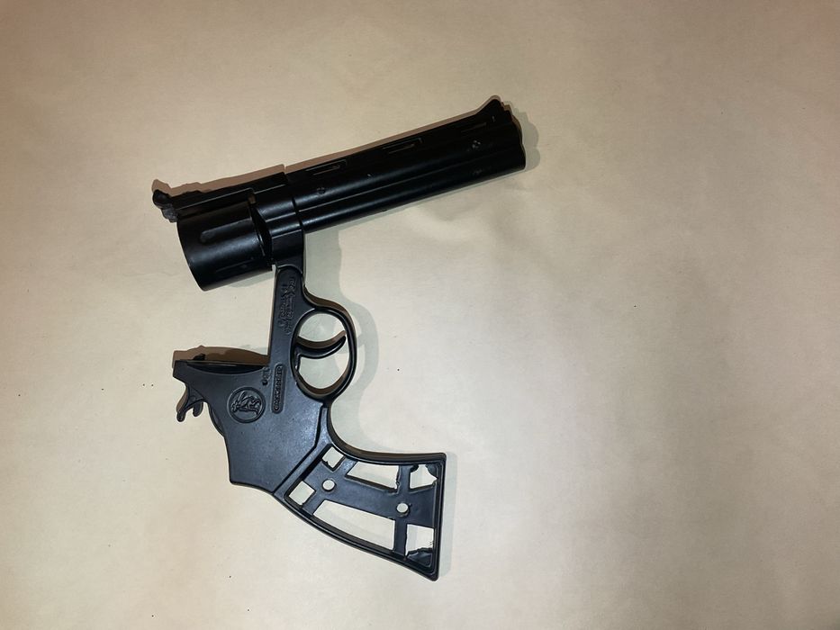 Игрушечный револьвер Gohner