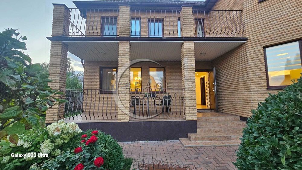 Оренда будинку 234 м² у селищі Проців 3 спальні сауна басейн більярдна