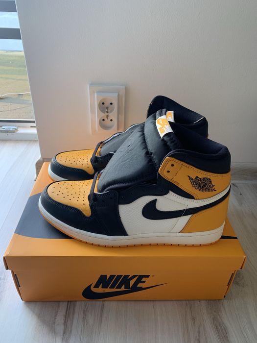 Nike Air Jordan 1 Retro High TAXI Yellow Toe
