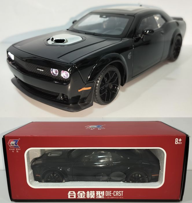 Dodge Challenger SRT Hellcat RedEye модель 1:18 CHE ZHI Металл звук свет