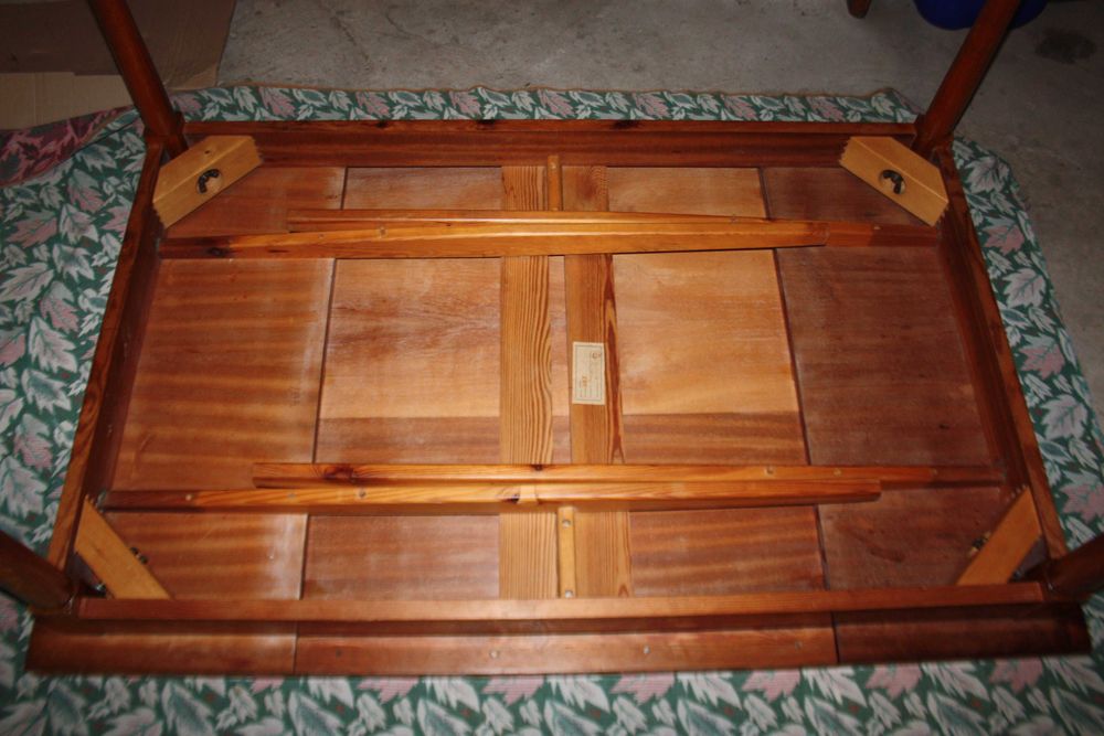 Стол полированный, раскладной. Натуральное дерево. Польша, 1967 г.