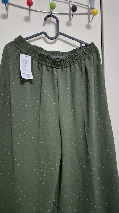 Calças pantalonas verde com brilhos L/XL