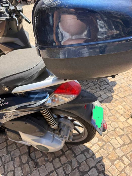 Piaggio Liberty 125 3V – Mala incluída – 33.000 km