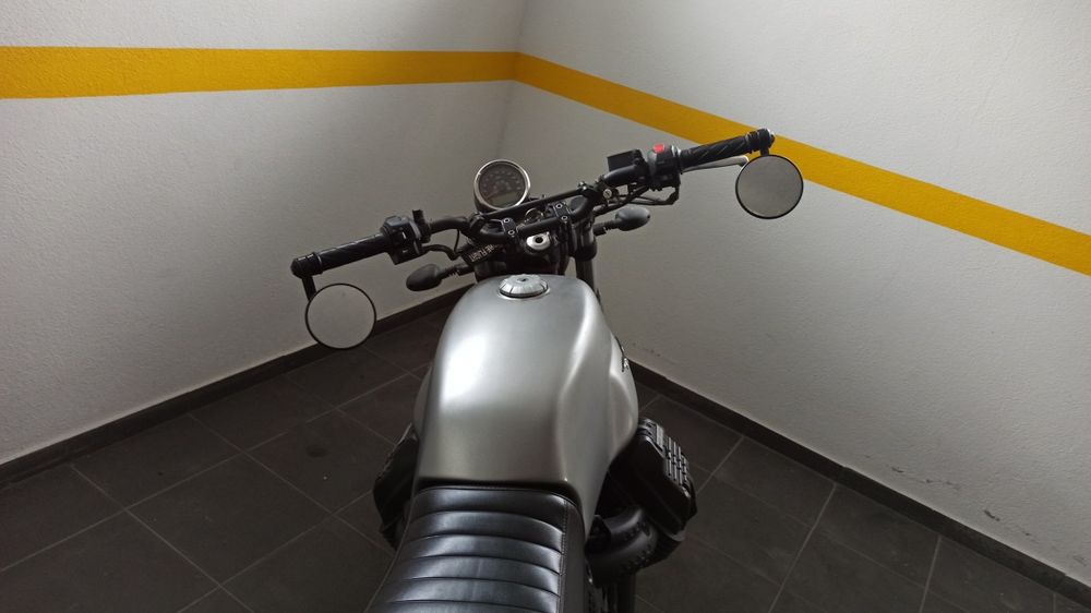 Moto Guzzi V7 Rough 2019  17500km