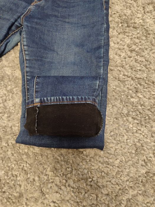 Продам джинси на флісі