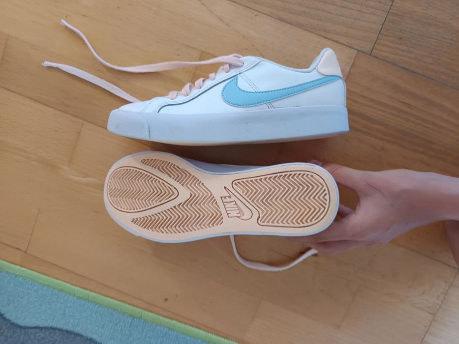 Tênis Nike menina