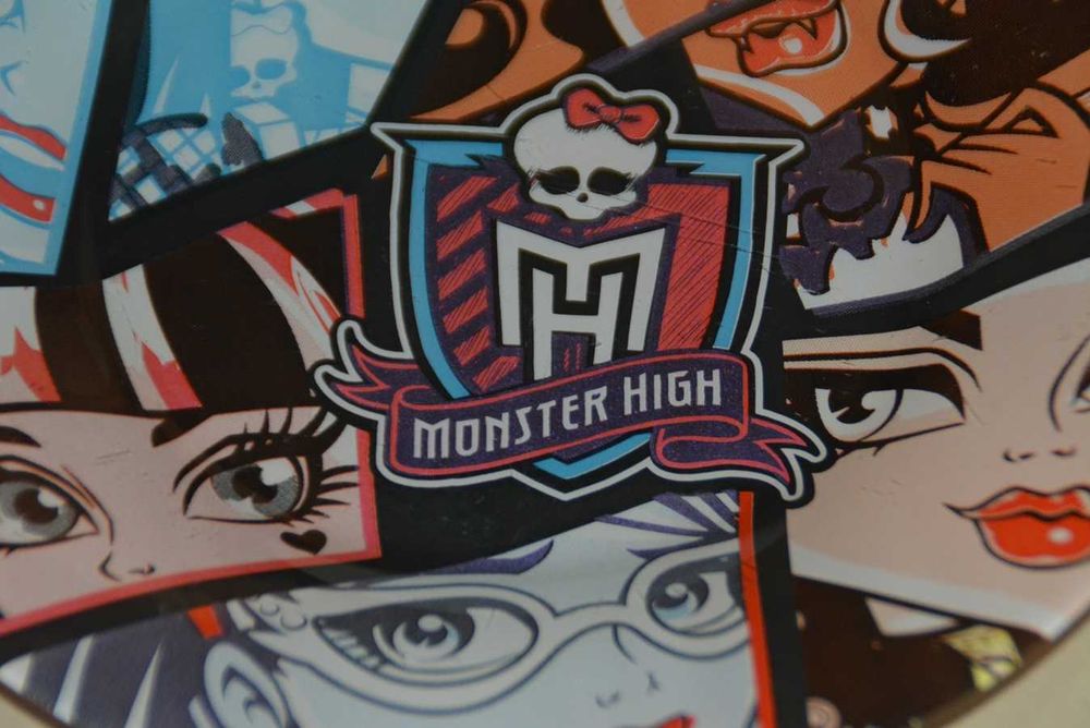 Monster Hight, szklanka i talerzyk