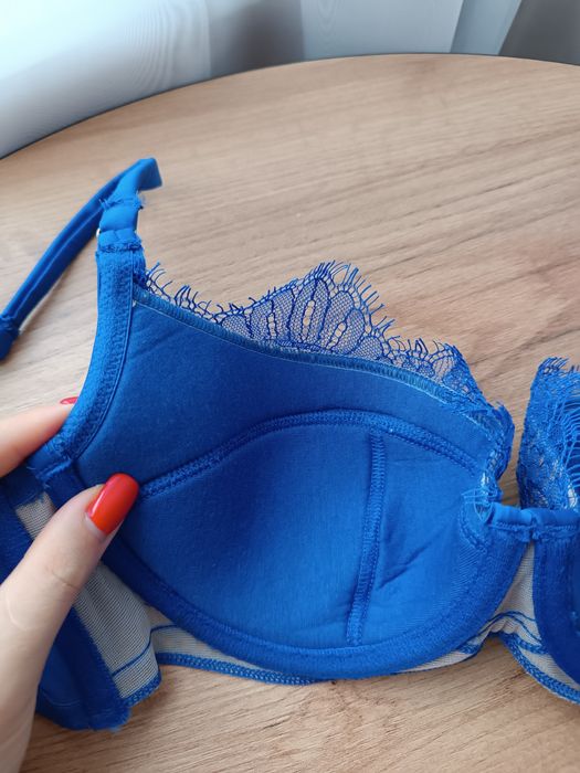 Спокусливий комлект білизни бюстгальтер і пояс з підтяжками для панчох