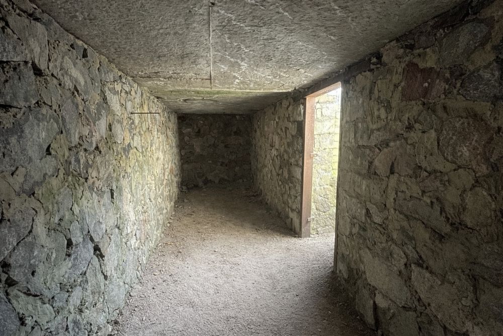 Продаж земельної ділянки 27 сотих