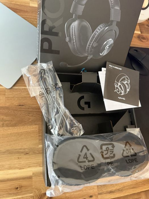 Logitech G Pro X Wireless Gaming Headset com Caixa e Dongle USB