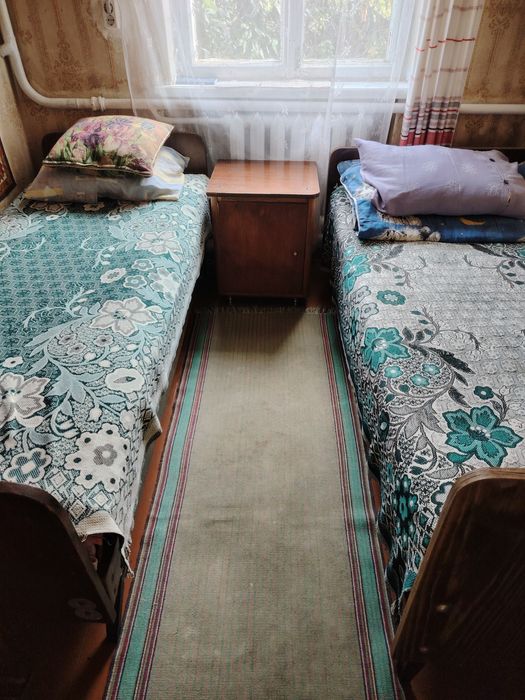 Здаю койко-місце в частному будинку і кімнату