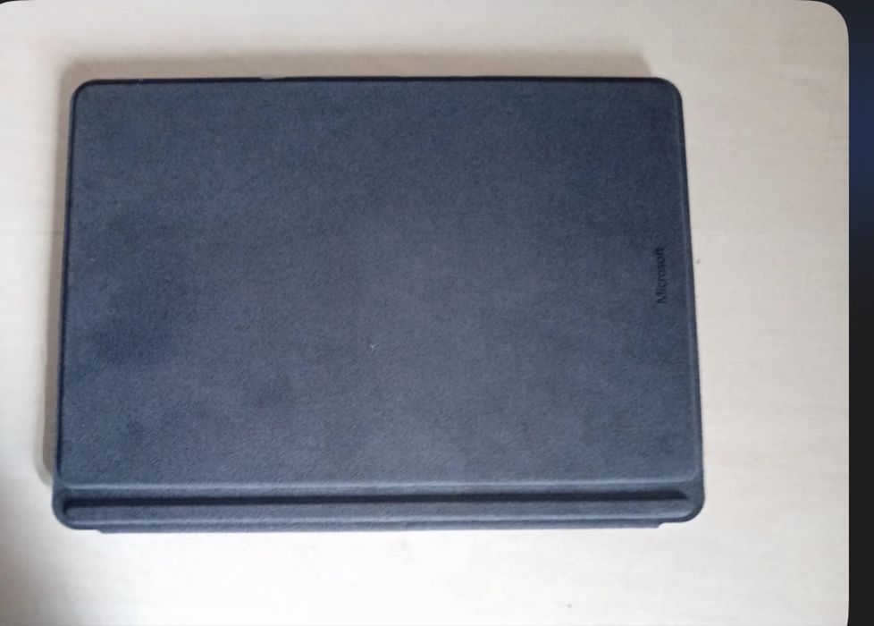 Laptop Microsoft Surface Go 2 / Stan bardzo dobry