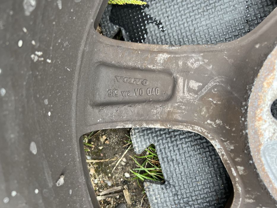 Oryginalne felgi Volvo 17” 5x108 ET50 7J Borbet 31200602 – komplet 4 szt.