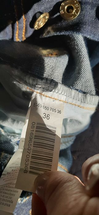 Wysokie jeansy z szelkami Stradivarius r. S