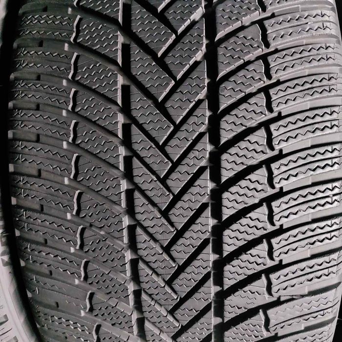 255/35/21 R21 Bridgestone Blizzak LM005 4шт зима