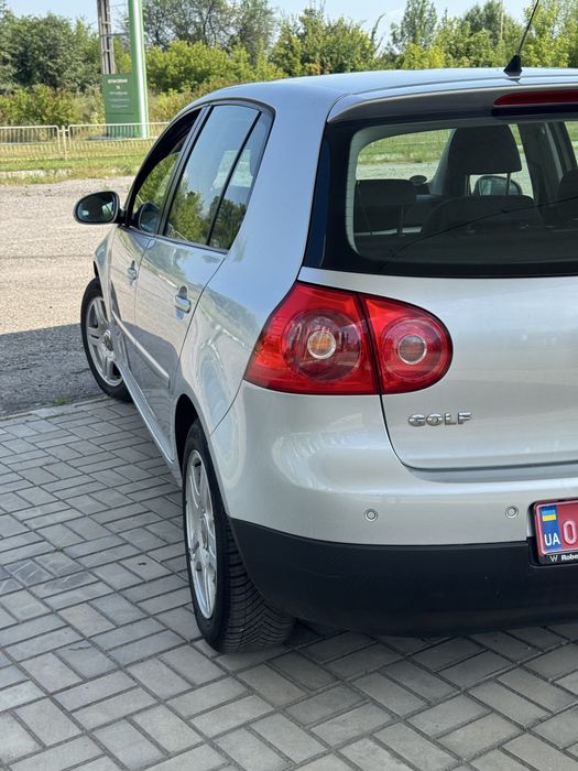 Свіжопригнанний VW GOLF 5 1.6 MPI з Німеччини