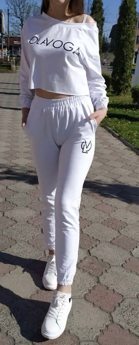 Спартивний костюм в ідеальному стані