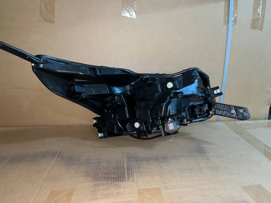 Фара ліва Subaru Outback 2020 2021 2022