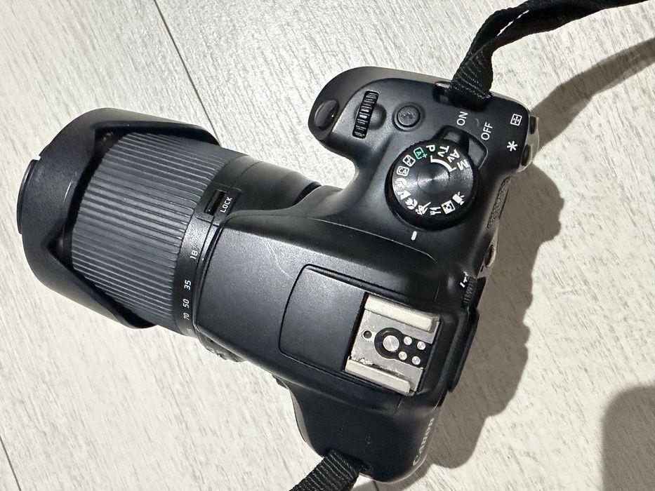 Canon EOS  1300D