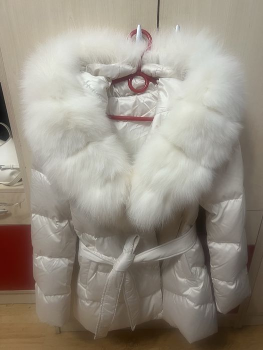 Пуховик зимовий з  натуральним хутром