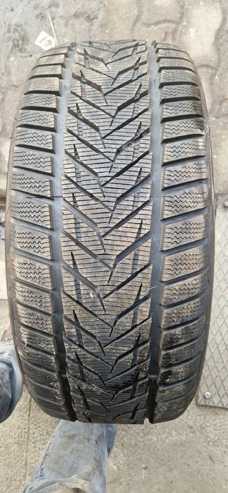 235/40 R19 96Y Vredestein Wintrac Xtreme S 8,5mm 2016r