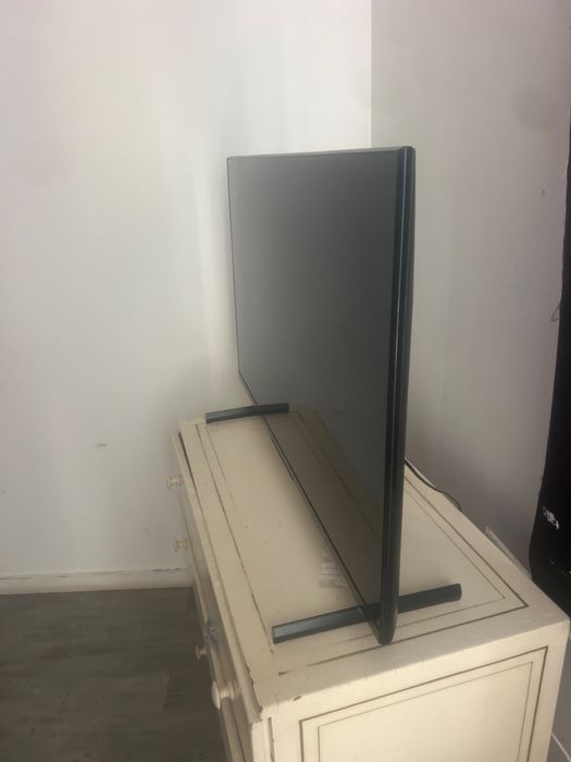 Tv sony 43 polegadas semi nova.