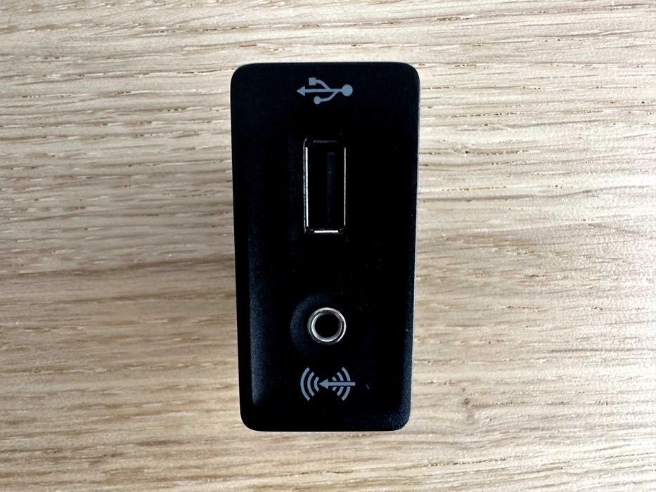 Ficha USB / Auxiliar Volkswagen / SEAT