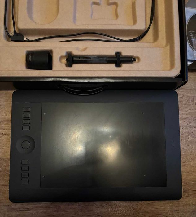 Графічний планшет Wacom Intuos Pro Medium (PTH-651-RUPL)