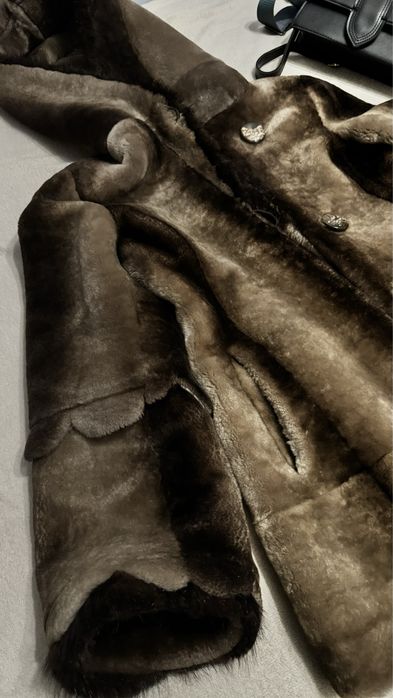 Шуба з мутона.