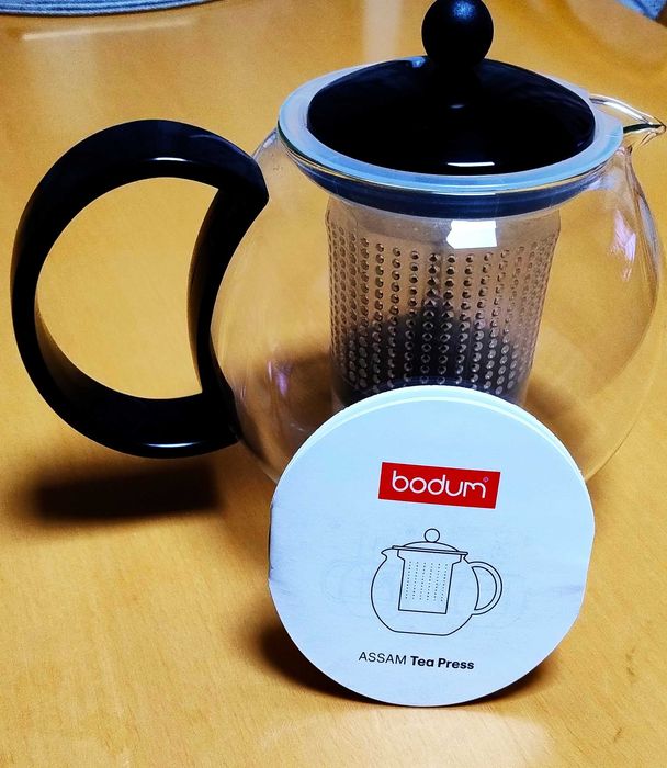 Dzbanek z zaparzaczem do herbaty Bodum Assam