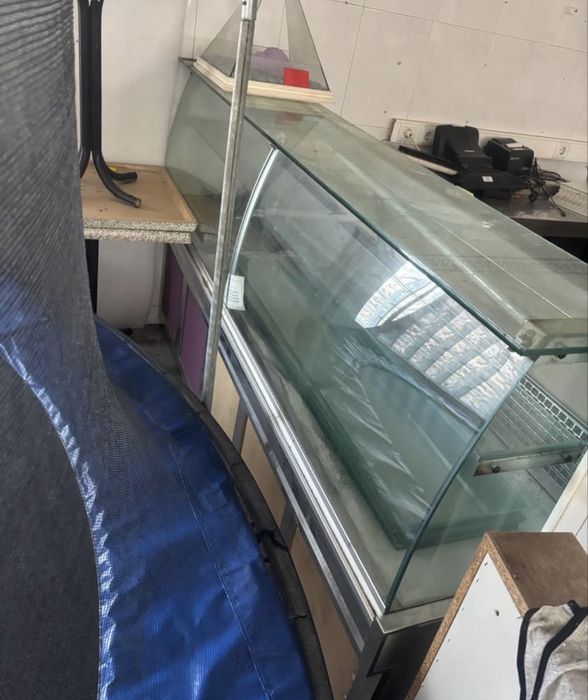 vitrine refrigerada comercial