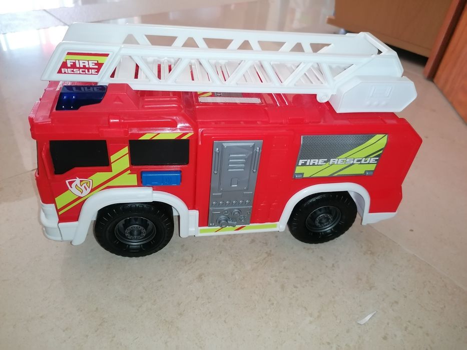 Camião dos bombeiros de brincar