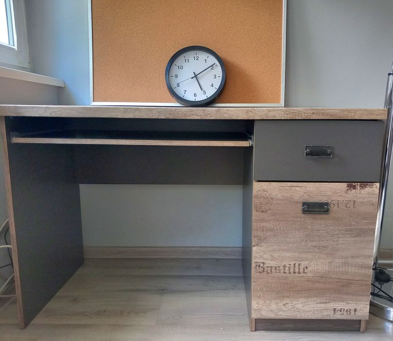 Zestaw mebli do pokoju nastolatka