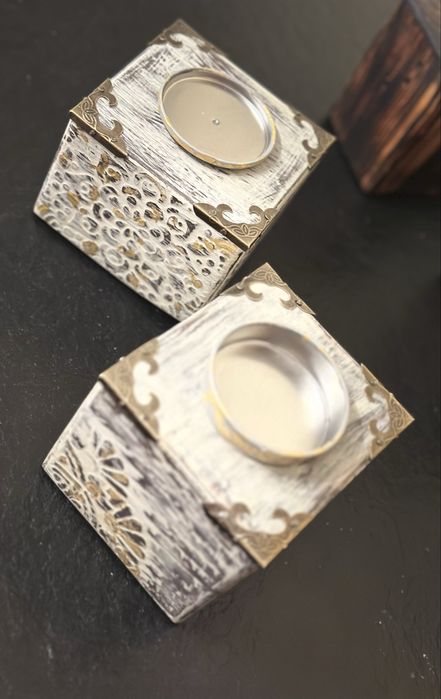 Castiçais em madeira